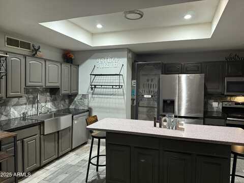 5218 S 44TH Place, Phoenix, AZ 85040