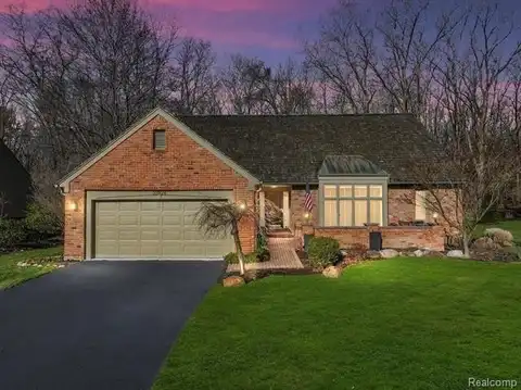 32824 OUTLAND Trail, Bingham Farms, MI 48025