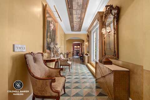 444 East 52nd Street, New York, NY 10022