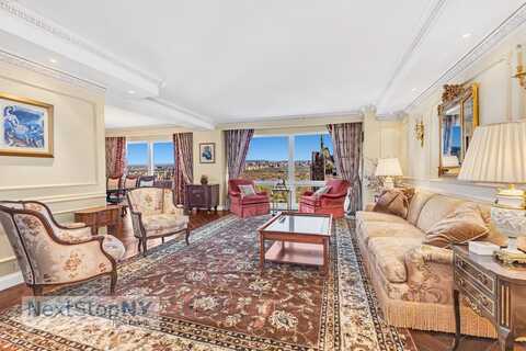721 Fifth Avenue 48K, New York, NY 10022