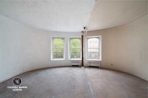 18 West 76th Street, New York, NY 10023