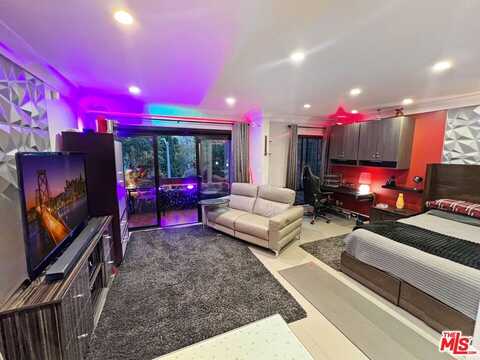 950 N Kings Rd, West Hollywood, CA 90069