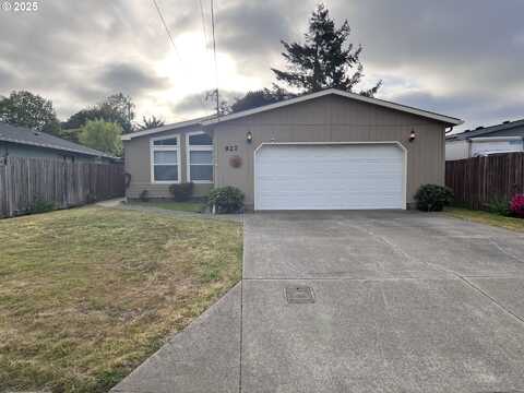 927 AUGUSTINE AVE, Coos Bay, OR 97420