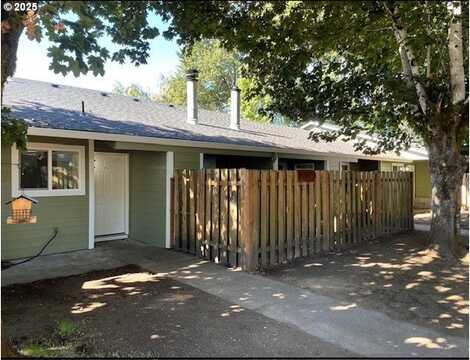 9001 SE CLACKAMAS RD, Clackamas, OR 97015