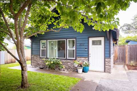 207 N MAPLE ST, Bingen, WA 98605