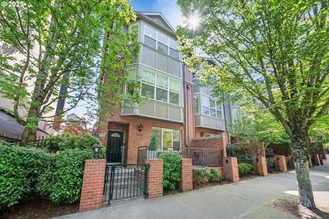 2352 NW RALEIGH ST, Portland, OR 97210