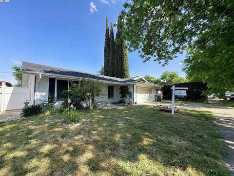 2972 Bedford Dr, Merced, CA 95340
