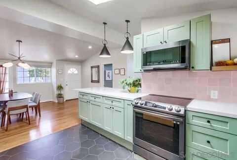 5493 Gala Ave., San Diego, CA 92120
