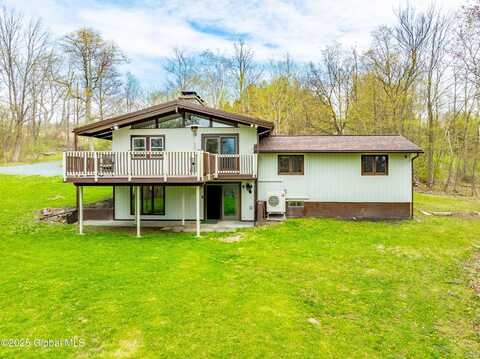 33 Anna Lane, Sand Lake, NY 12153