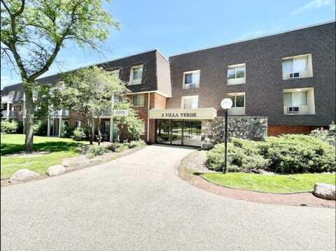 3 Villa Verde Drive, Buffalo Grove, IL 60089