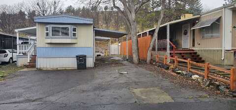 400 Hiram Page Rd. #22, Yreka, CA 96097