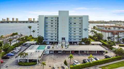 3040 Lake Shore Drive, Riviera Beach, FL 33404