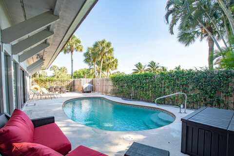 11792 Wimbledon Circle, Wellington, FL 33414
