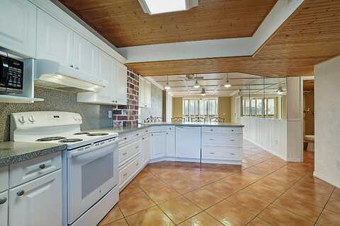 896 N Federal Hwy 325 Highway, Lantana, FL 33462