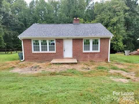1010 E Harrison Avenue, Gastonia, NC 28054