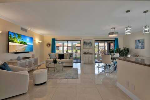 10223 N Circle Lake Drive, Boynton Beach, FL 33437