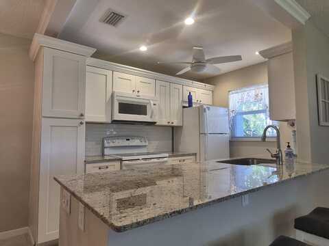 910 South Drive, Delray Beach, FL 33445