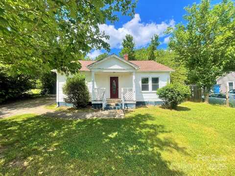 736 7th Avenue SW, Hickory, NC 28602