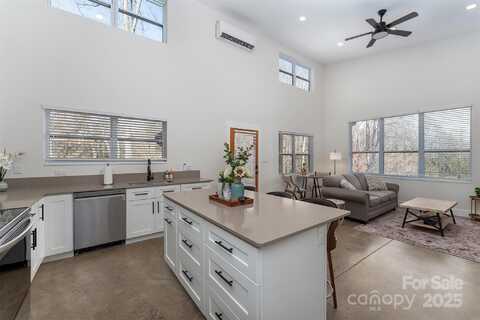 25 Nelon Road, Asheville, NC 28804