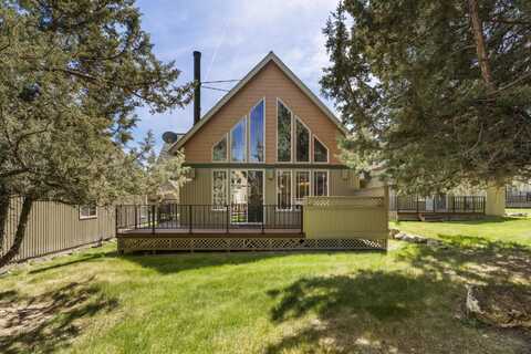 8831 Cliff Swallow Drive, Redmond, OR 97756