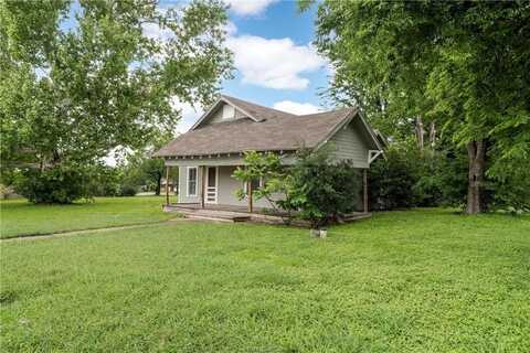 103 Ave C, Rosebud, TX 76570