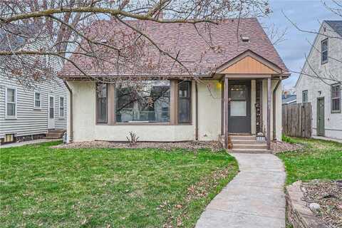 1603 Saint Albans Street N, Saint Paul, MN 55117