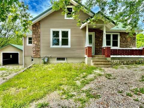 215 Walnut Street S, Stover, MO 65078