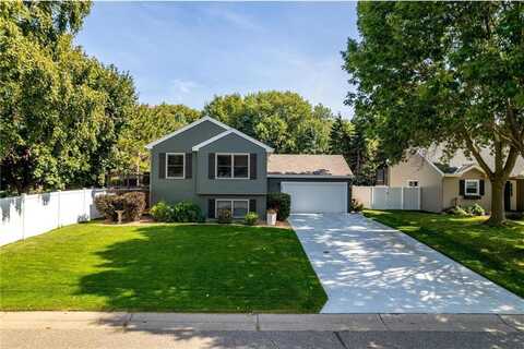 3887 Hallmark Avenue N, Oakdale, MN 55128