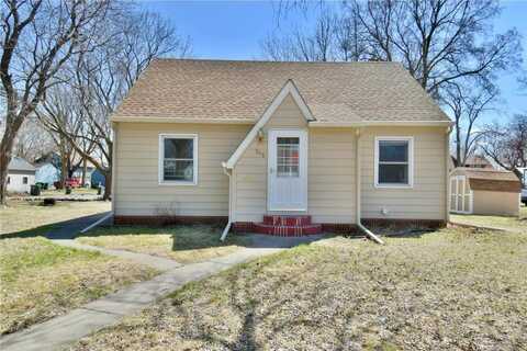 585 Adams Street SE, Hutchinson, MN 55350