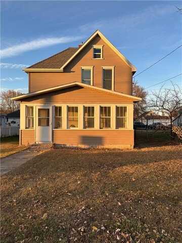 15 1st Street SE, Melrose, MN 56352