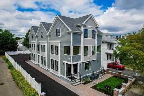 9 Marsh St, Quincy, MA 02169