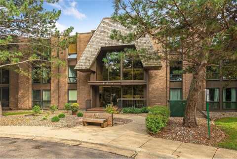 6115 Lincoln Drive, Edina, MN 55436