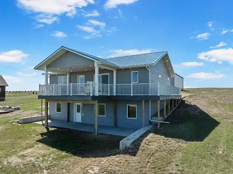 1212 50B Ave, Garrison, ND 58540