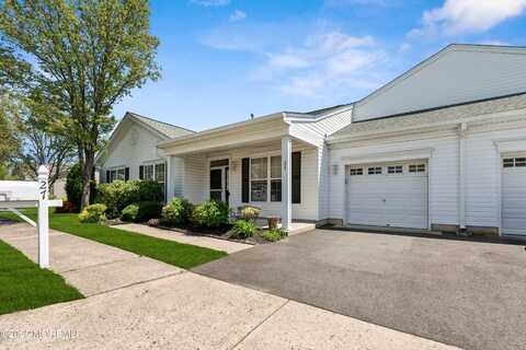 27 Greylawn Drive, Lakewood, NJ 08701