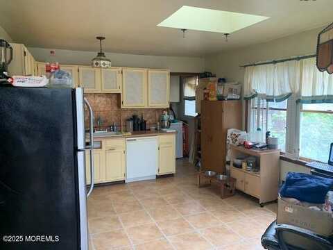 445 E Cape May Avenue, Ocean Gate, NJ 08740