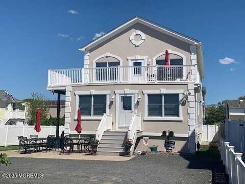207 Arnold Avenue, Point Pleasant Beach, NJ 08742