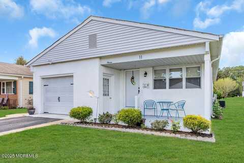 11 Dawn Way, Toms River, NJ 08757