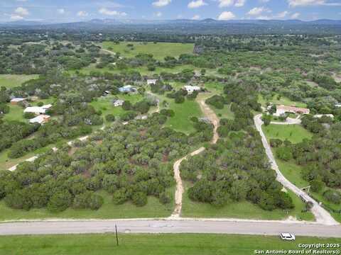 2504 River Bluff Cir, Pipe Creek, TX 78063