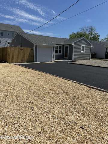 61 Longman Street, Toms River, NJ 08753