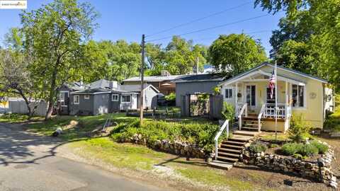 18447 Elm Avenue, Tuolumne, CA 95379