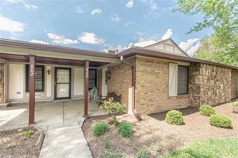 800 Pine Needles Drive, Dayton, OH 45458