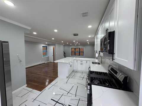 188-51 120th Road, Saint Albans, NY 11412