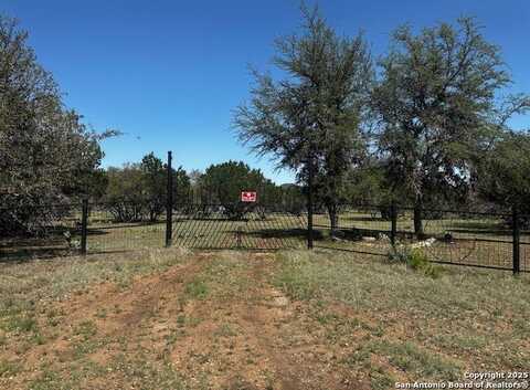 698 N Kahn, Rio Frio, TX 78879