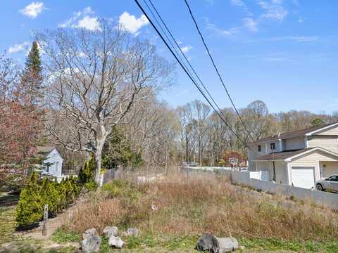 150 Grand Avenue, Shirley, NY 11967