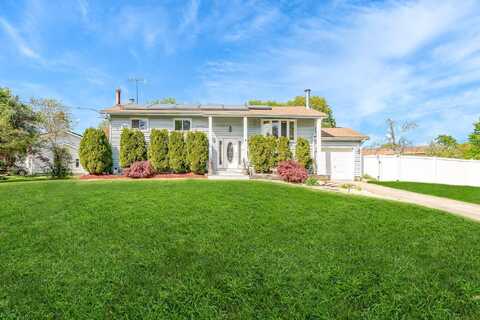 47 Briarwood Road, Wheatley Heights, NY 11798