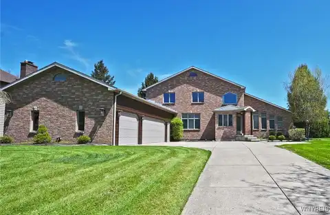 5255 Oakridge Drive, Hamburg, NY 14075