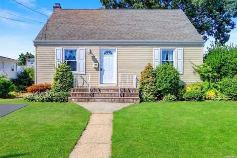 4 West Court, Bethpage, NY 11714