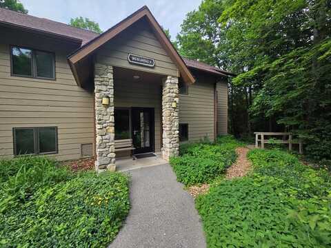 Ahnapee Tr, Luxemburg, WI 54217