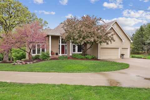 980 SE Browns Woods Drive, West Des Moines, IA 50265