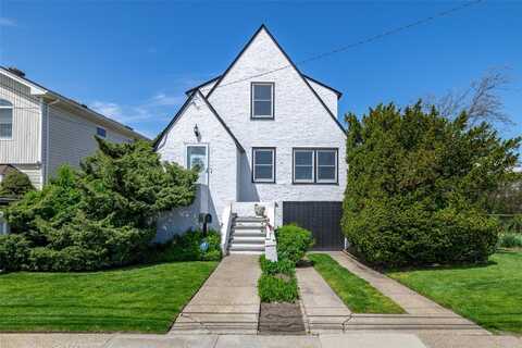 1020 Sunset Avenue, Island Park, NY 11558